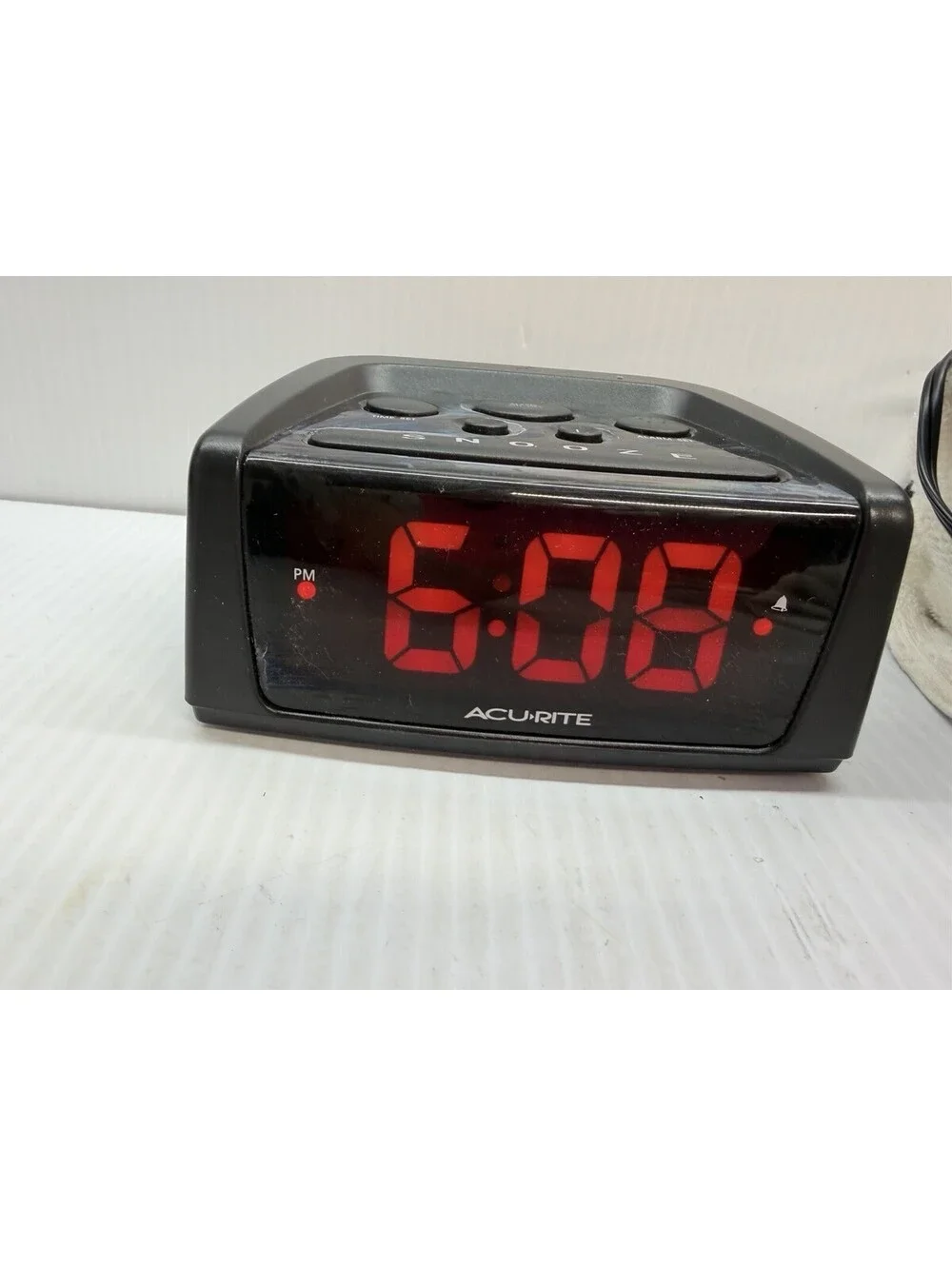 Acu-Rite 13019 Intertek Time Alarm Clock With Adjustable Volume And Brightness